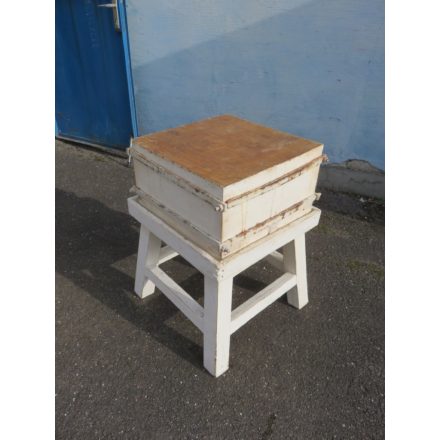 Antique Butcher Block on Stand (white)