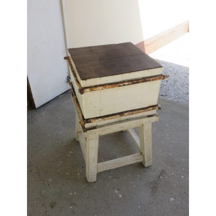 Antique Butcher Block on Stand (white)