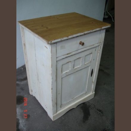 Country pine one-door base cabinet /original paint, finished condition