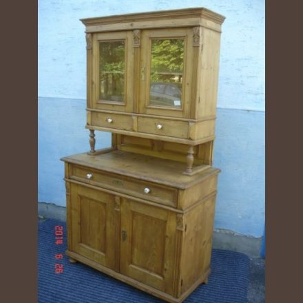 Country pine kitchen cabinet /original item, wax finished condition