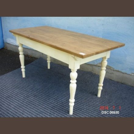 Country pine table /original paint, finished condition