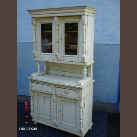 Country pine kitchen cabinet / original paint, finished condition